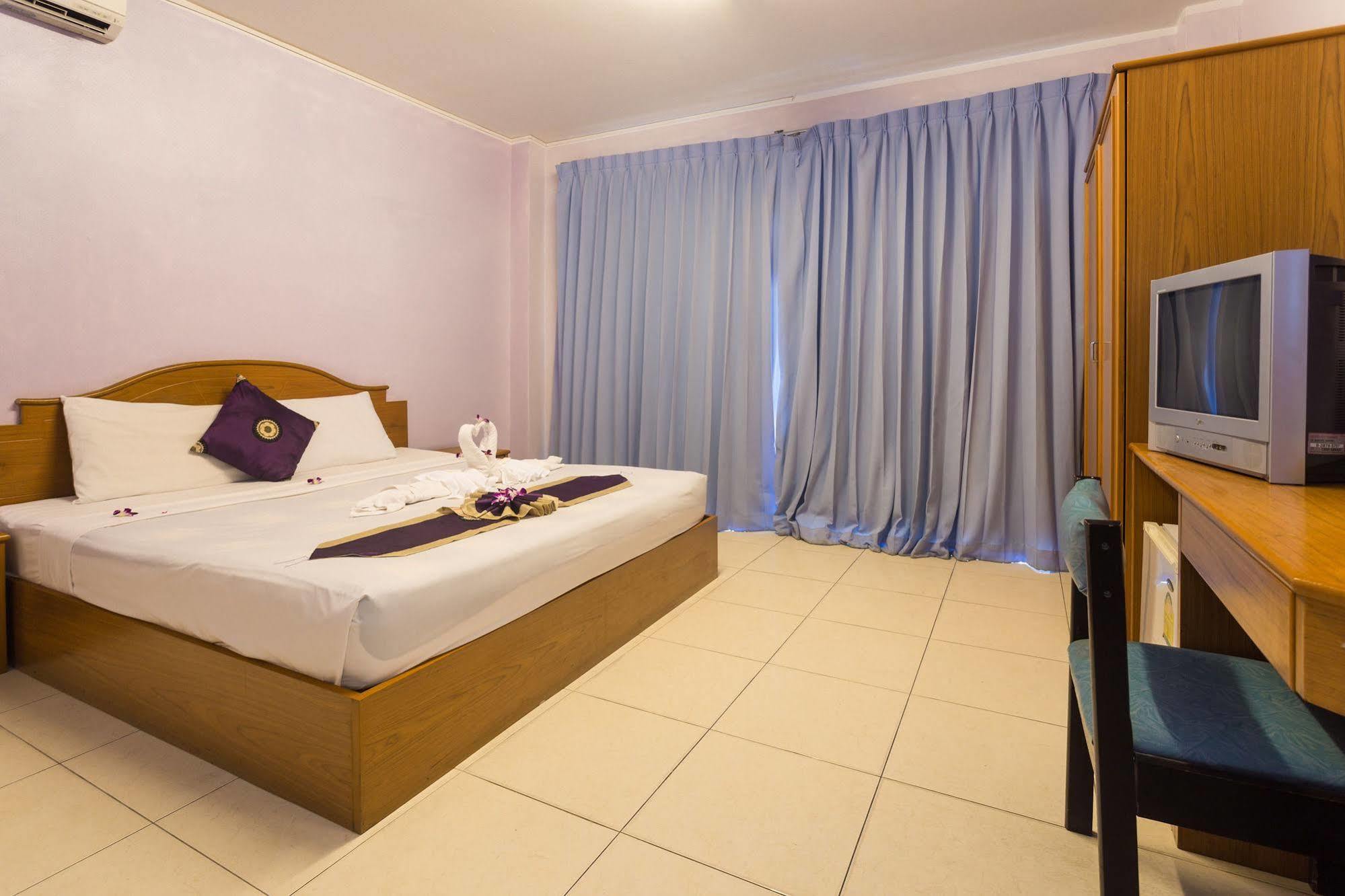 Guesthouse Belvedere Patong Exterior photo