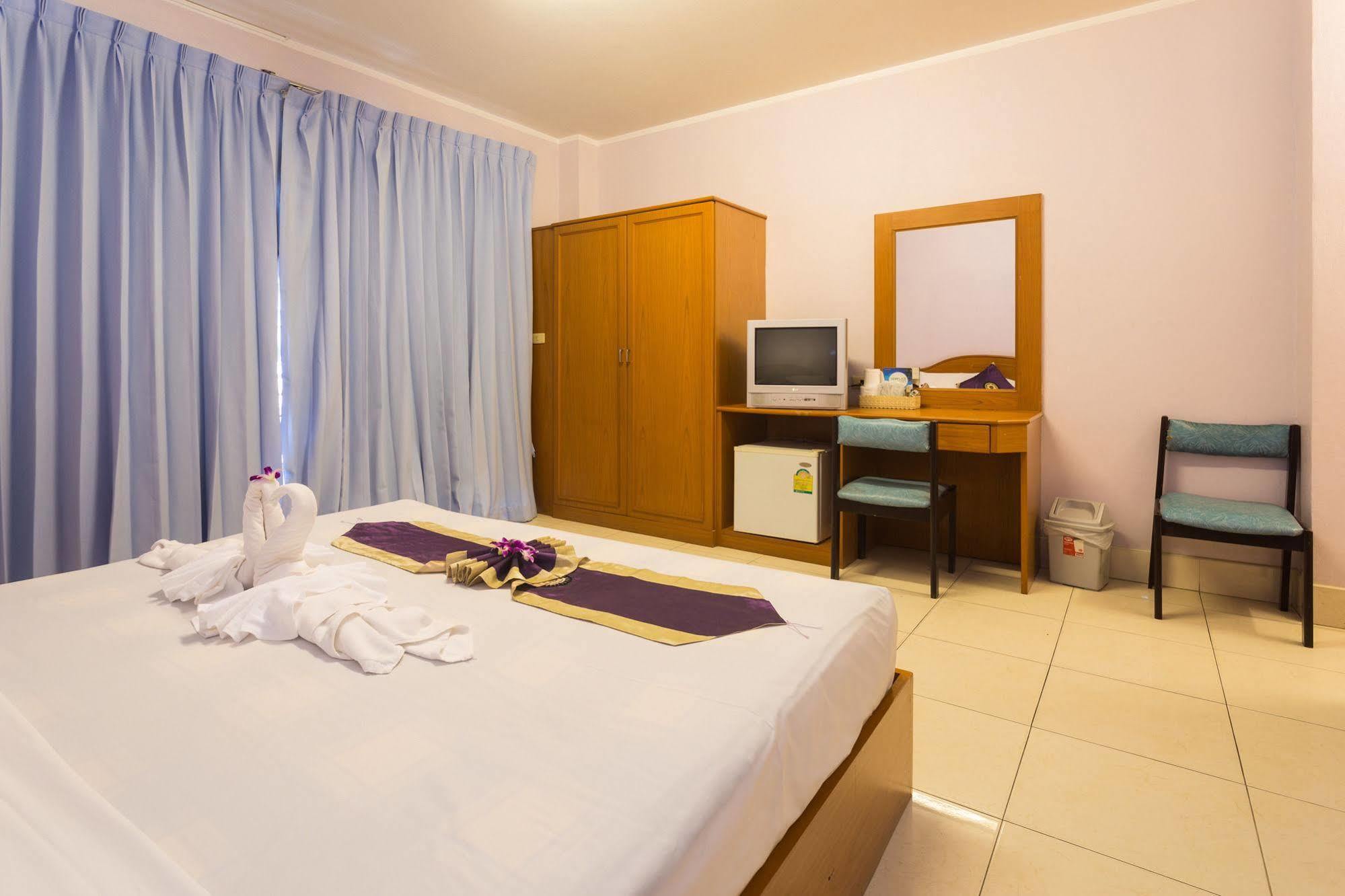 Guesthouse Belvedere Patong Exterior photo